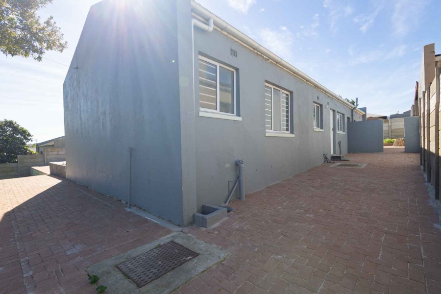 To Let 3 Bedroom Property for Rent in Morgenster Heights Western Cape